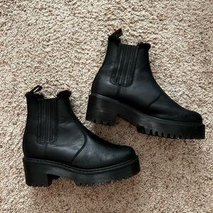 Women’s Slip on Winter grip Chelsea Doc Martens